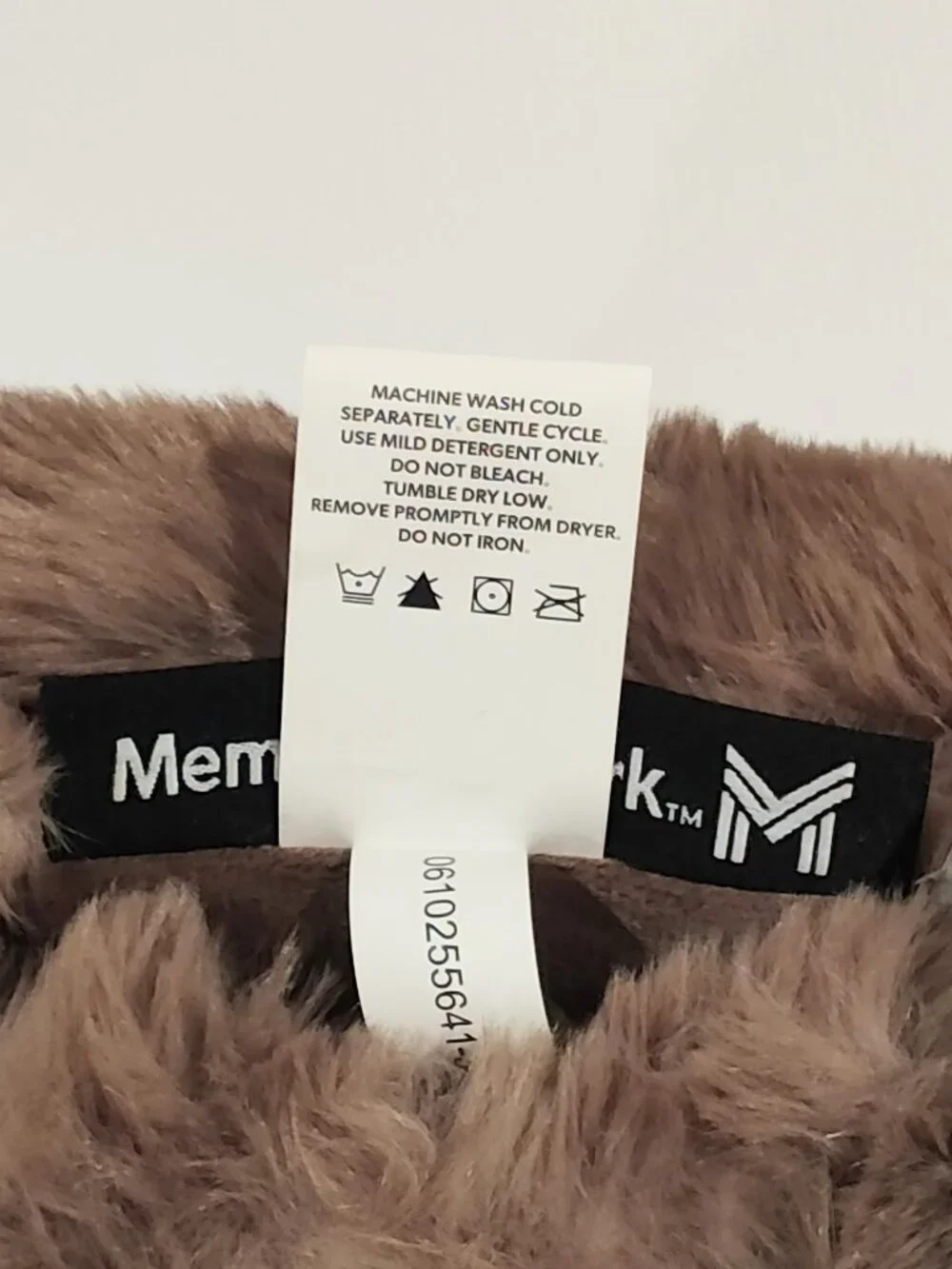 Member's Mark Chinchilla Hotel Premier Collection Luxury Faux Fur Throw, 60